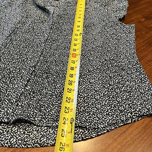 Covington Navy Blue and White Blouse with Mandarin Collar and Short Sleeves - Picture 6 of 6